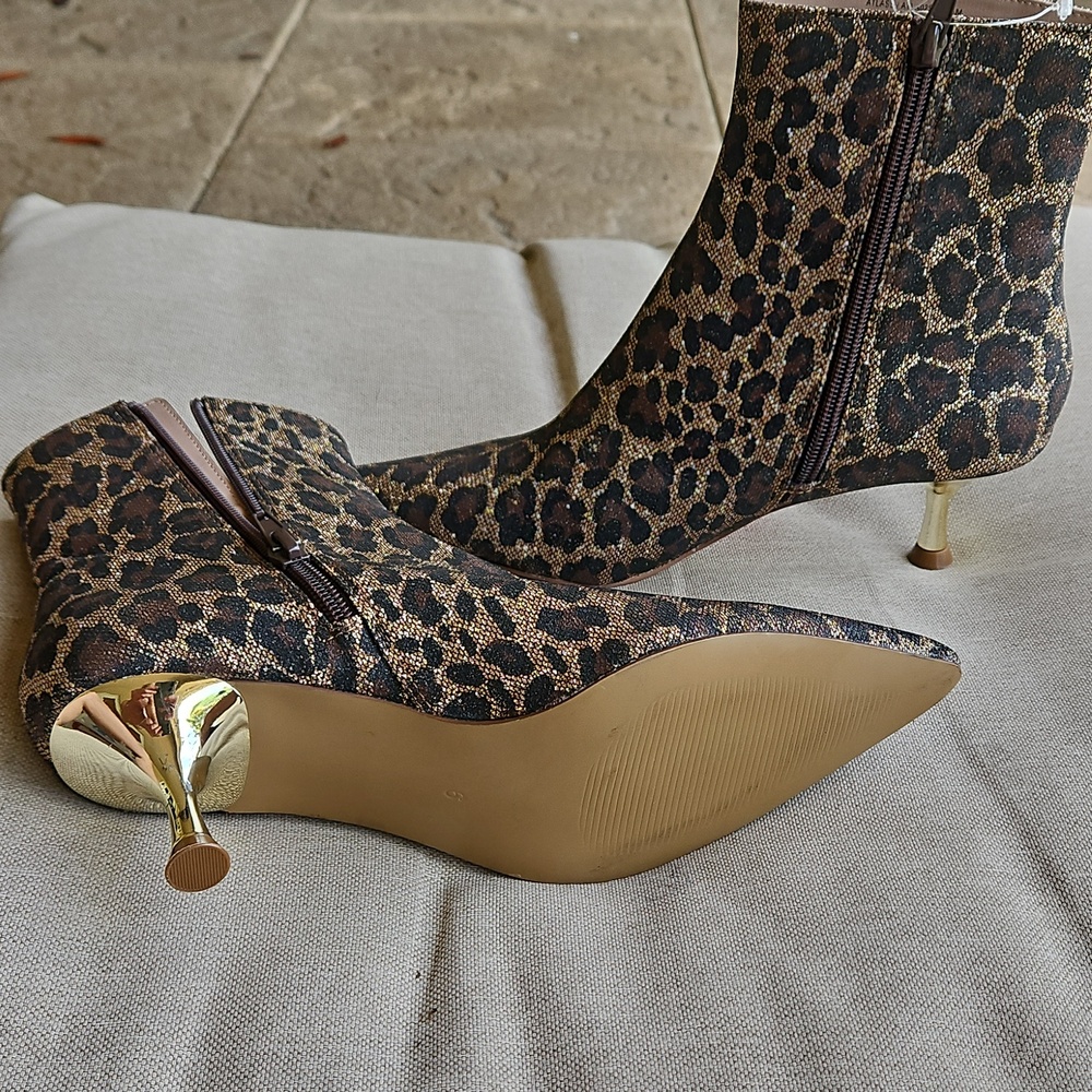 Betsey Johnson Atlass Ankle Booties Gold Brown Black Leopard, Gold Kitten-Heel 6